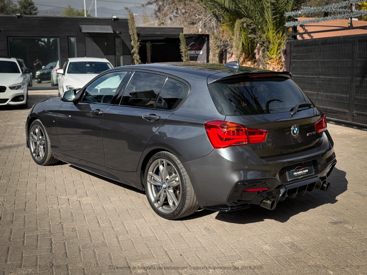 2019 BMW 140I Gris - Miniatura 6