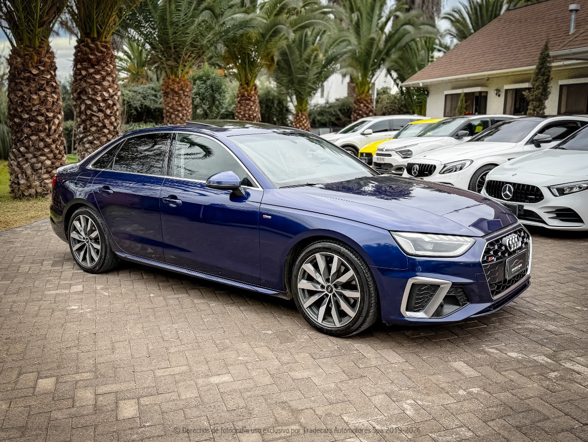 2021 Audi A4 2.0 Azul - Miniatura 2