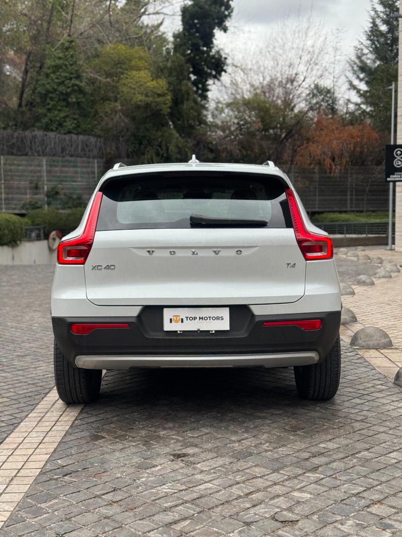 2021 Volvo XC40 Blanco - Miniatura 5