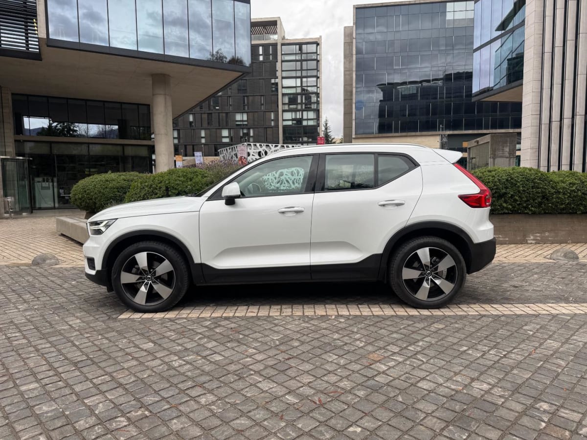 2021 Volvo XC40 Blanco - Miniatura 7