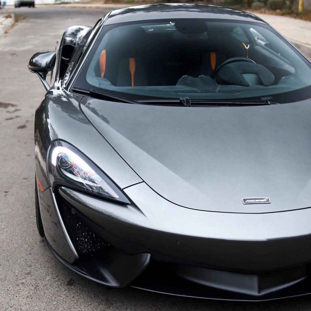 2017 McLaren 540C Gris - Miniatura 5