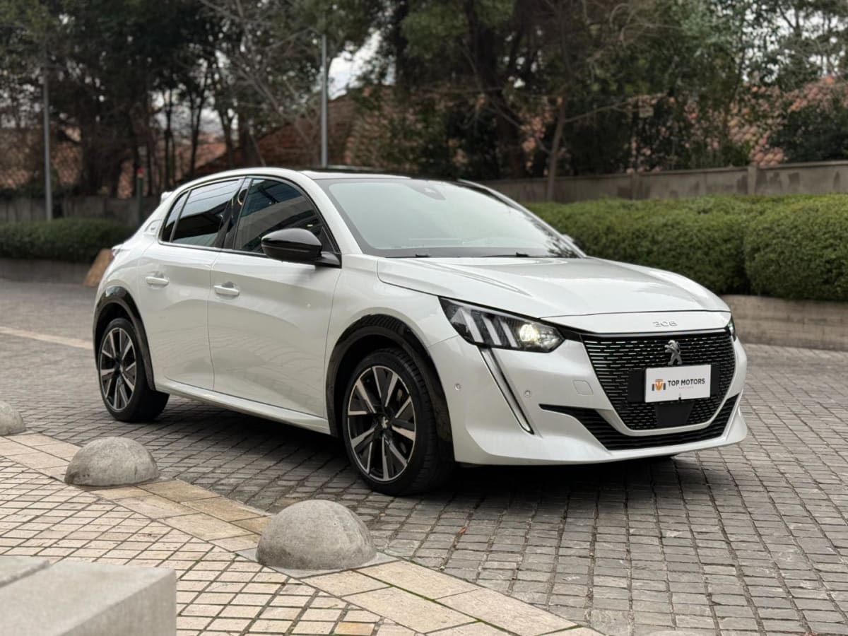 2022 Peugeot 208 GT Blanco - Miniatura 3