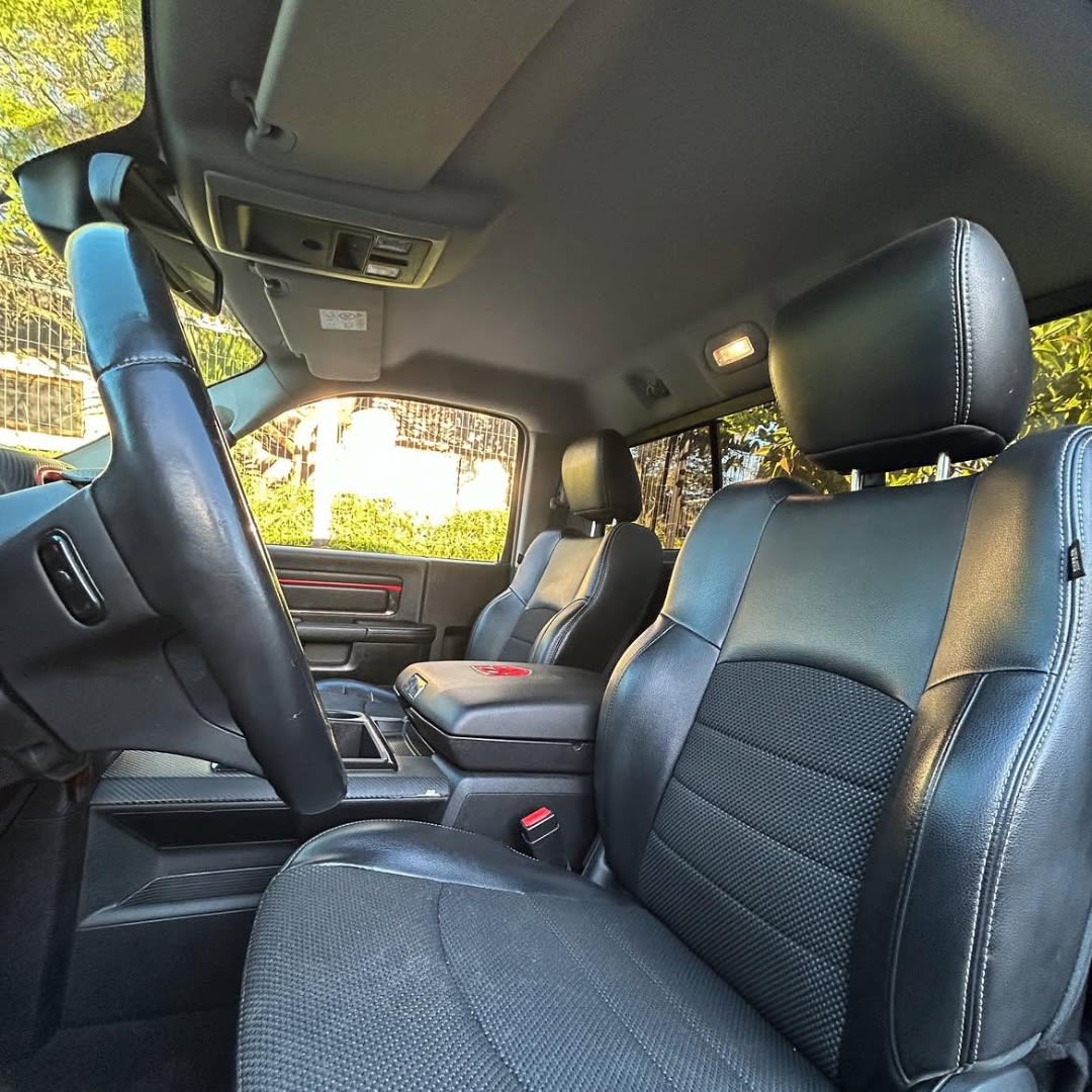 2014 Dodge RAM 1500 5.7 HEMI CABINA SIMPLE🇺🇸 Negro - Miniatura 6