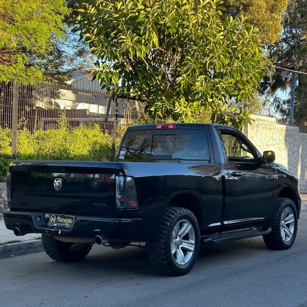2014 Dodge RAM 1500 5.7 HEMI CABINA SIMPLE🇺🇸 Negro - Miniatura 9