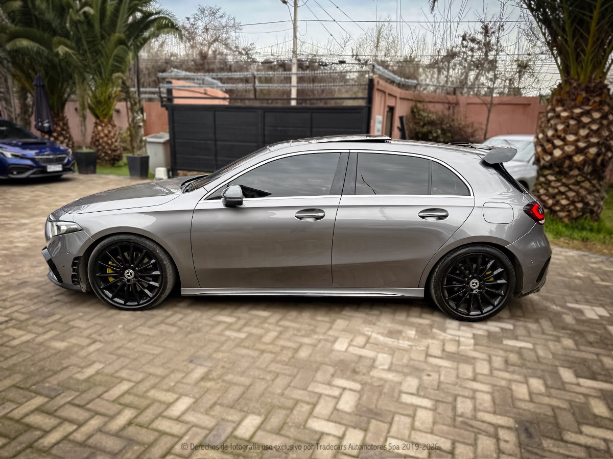 2022 Mercedes-Benz A250 Gris - Miniatura 7