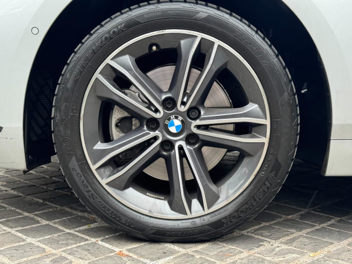 2021 BMW 118i Plata - Miniatura 8