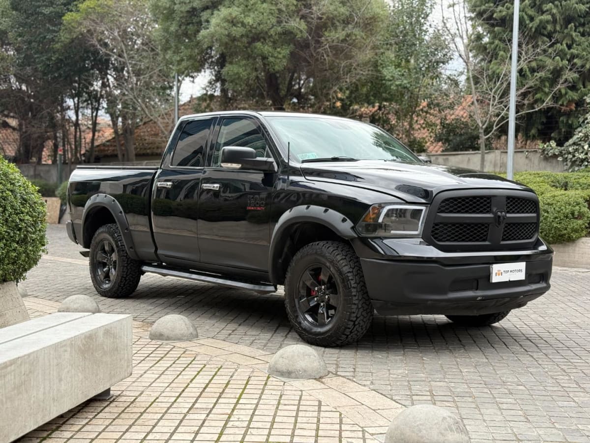 2015 Ram Ram 1500 Negro - Miniatura 3