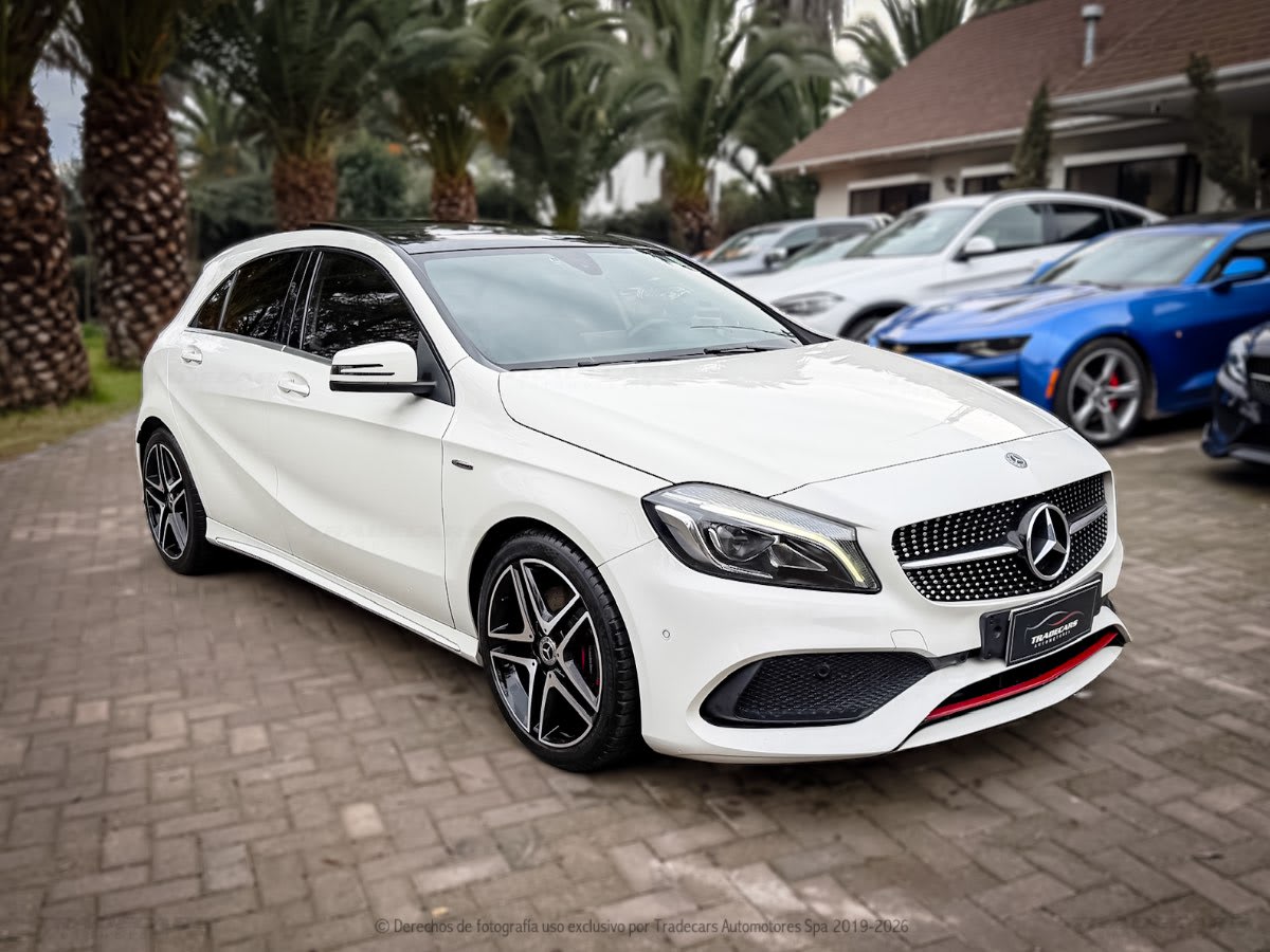 2018 Mercedes-Benz A250 Blanco - Miniatura 2