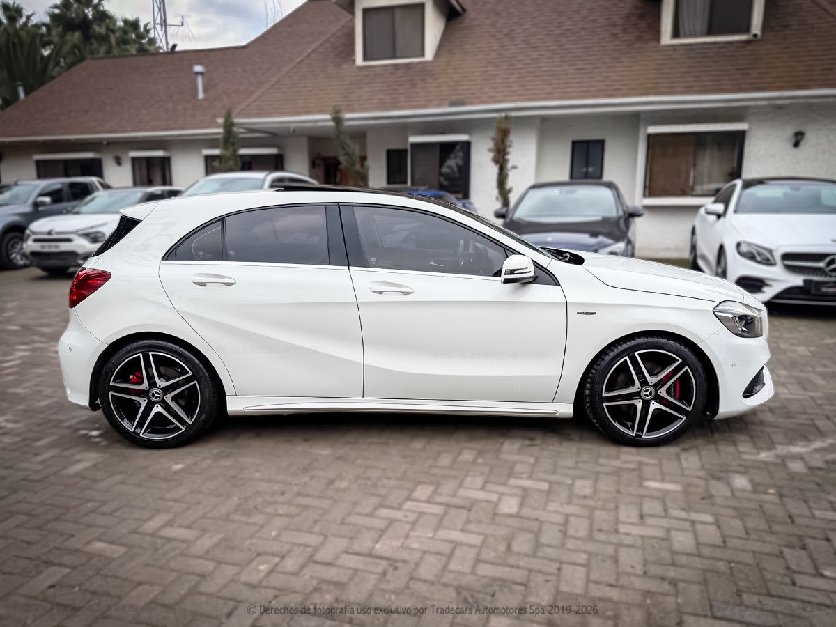 2018 Mercedes-Benz A250 Blanco - Miniatura 3