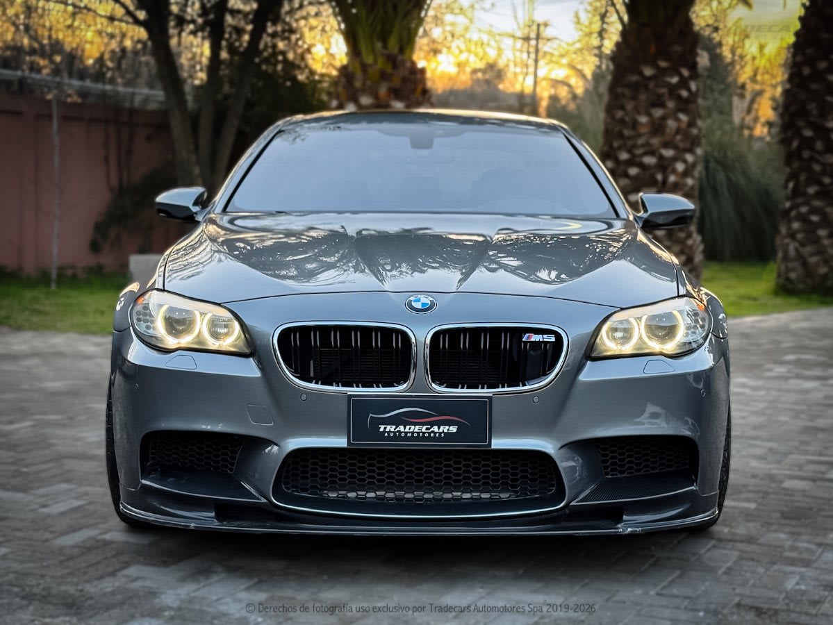 2014 BMW M5 Gris - Miniatura 9