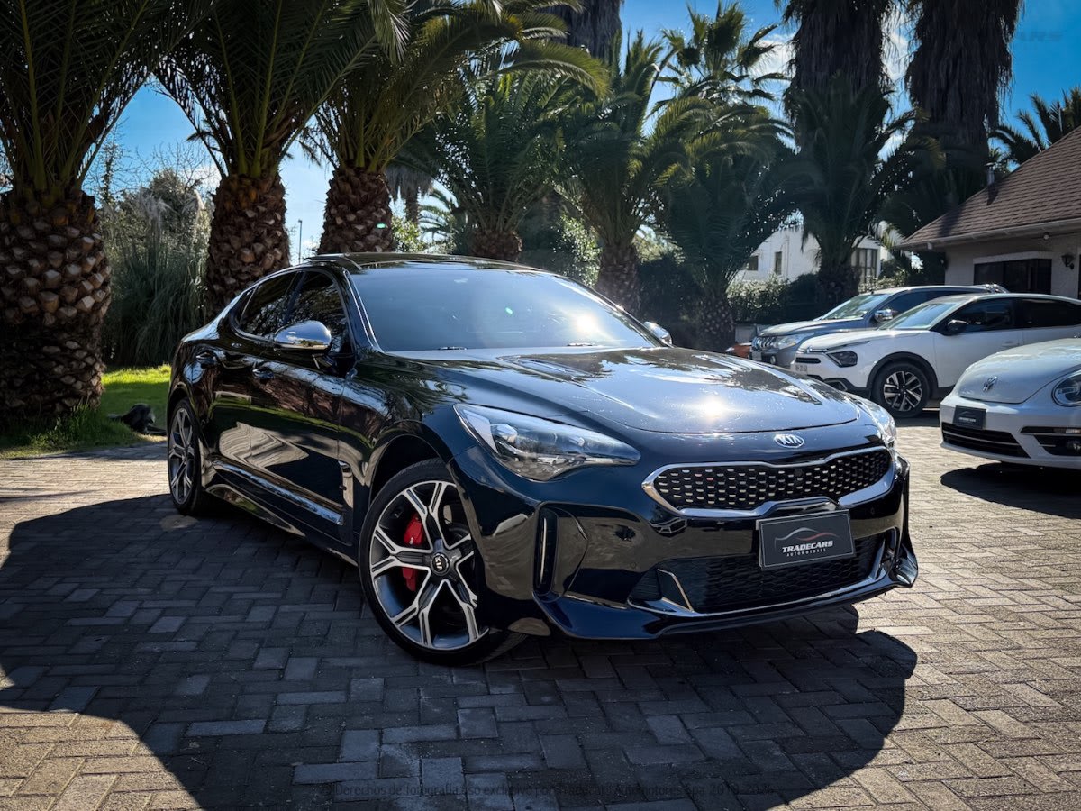 2018 Kia STINGER GT2 Negro - Imagen 1