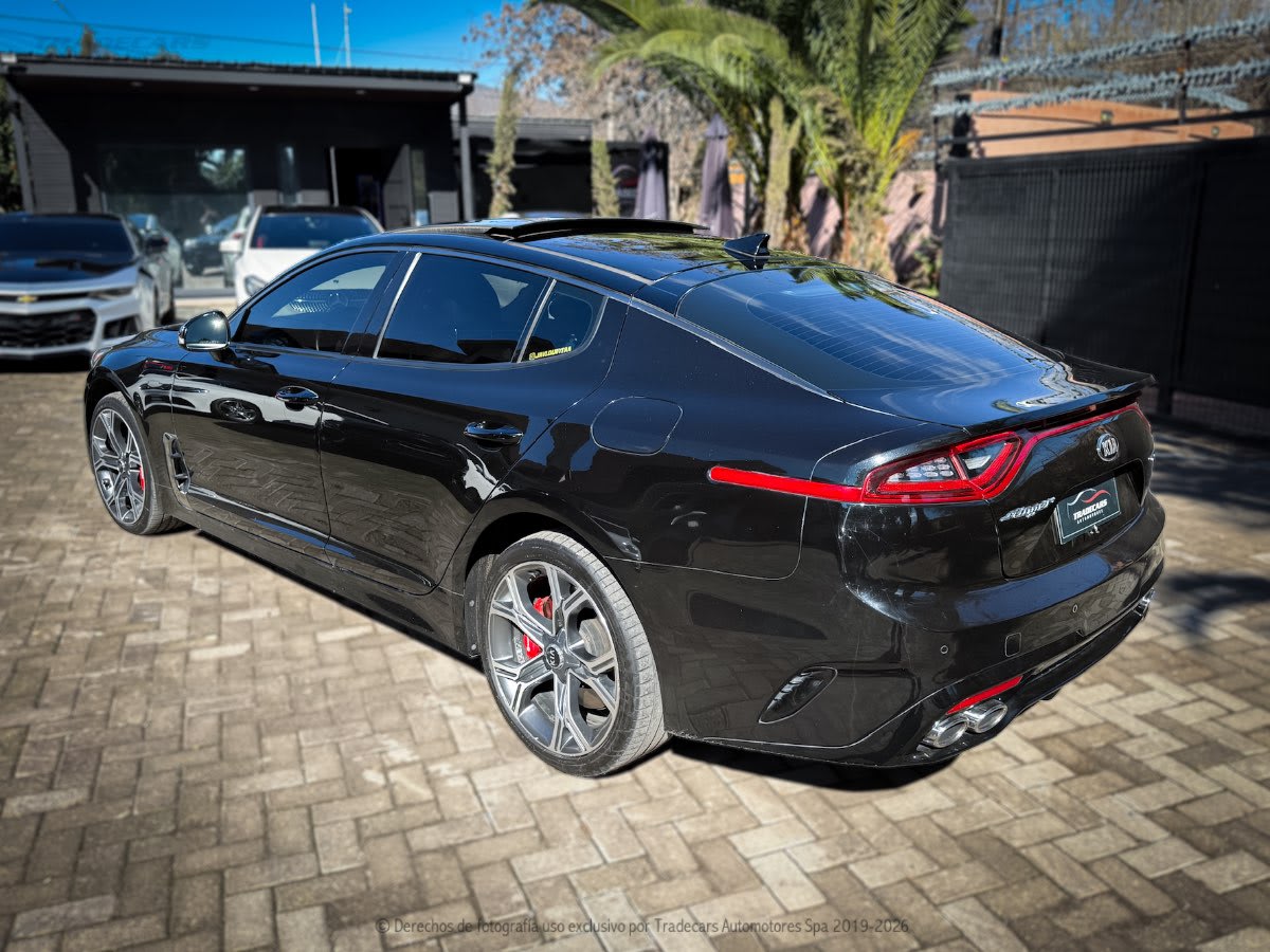 2018 Kia STINGER GT2 Negro - Miniatura 6