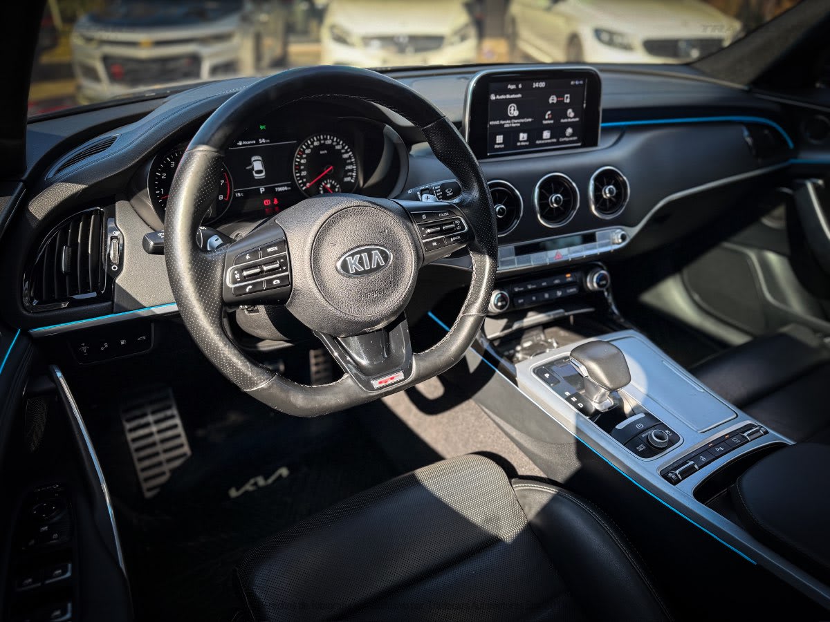 2018 Kia STINGER GT2 Negro - Miniatura 10