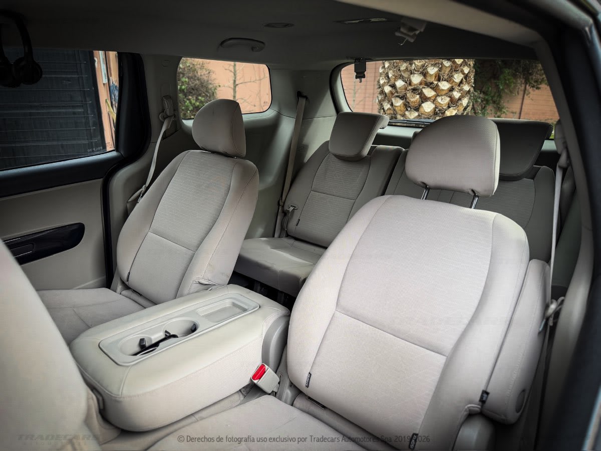 2020 Kia Grand Carnival GLS Azul - Miniatura 9