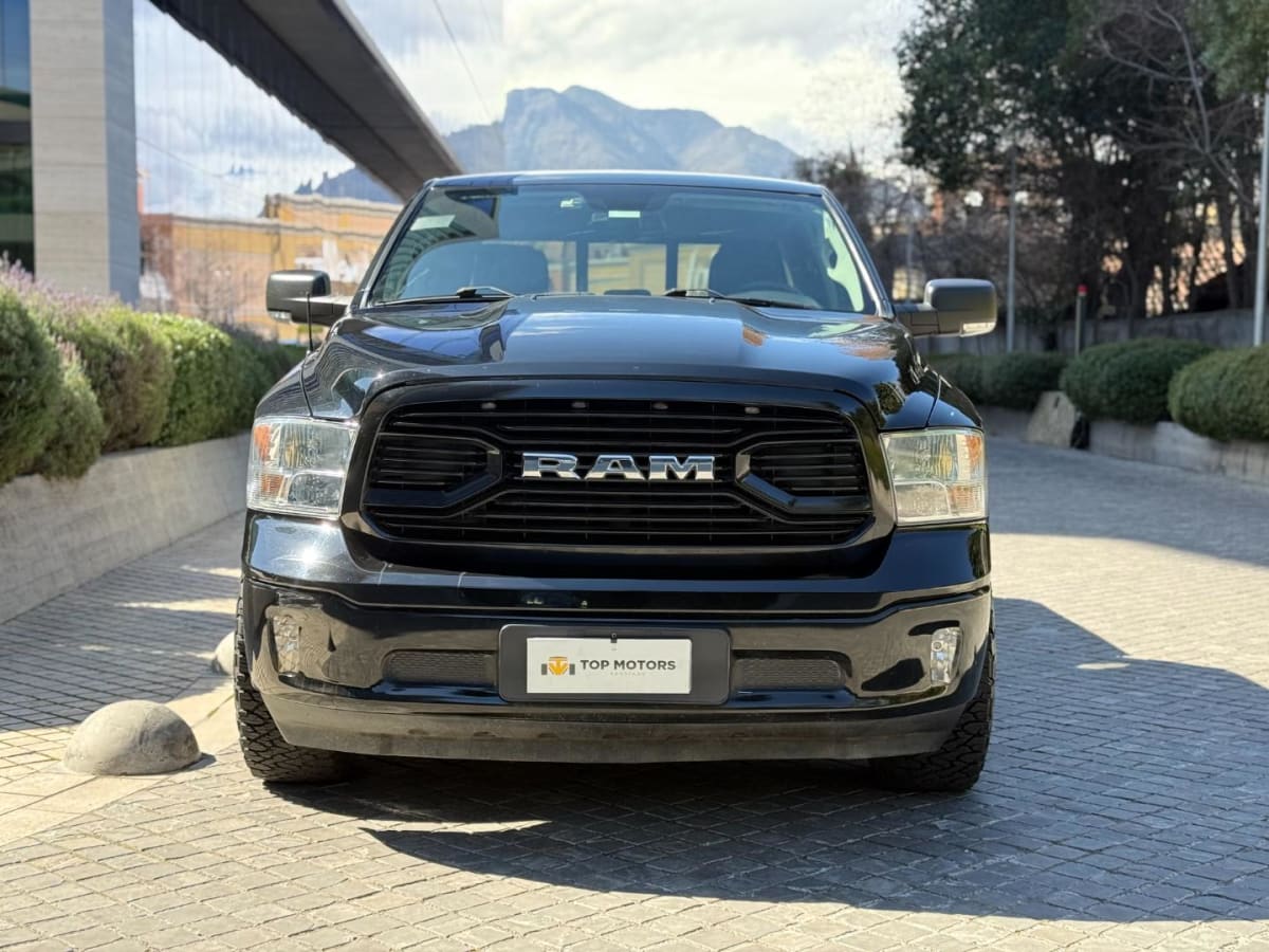 2023 RAM 1500 Negro - Miniatura 2
