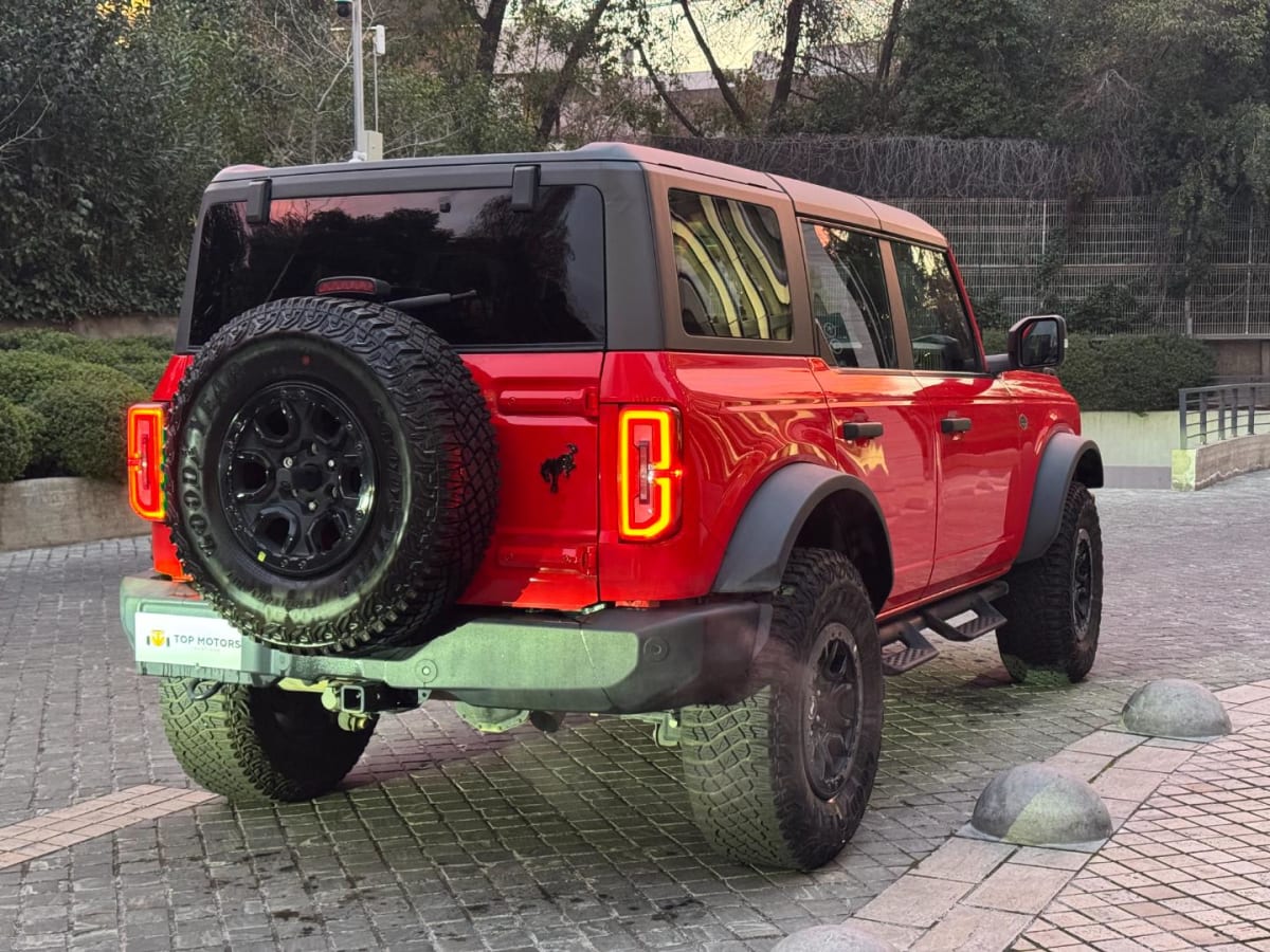 2025 Ford BRONCO Rojo - Miniatura 4