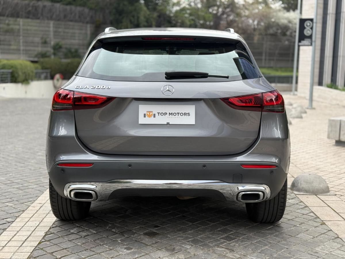 2022 Mercedes-Benz GLA 200 Gris - Miniatura 5