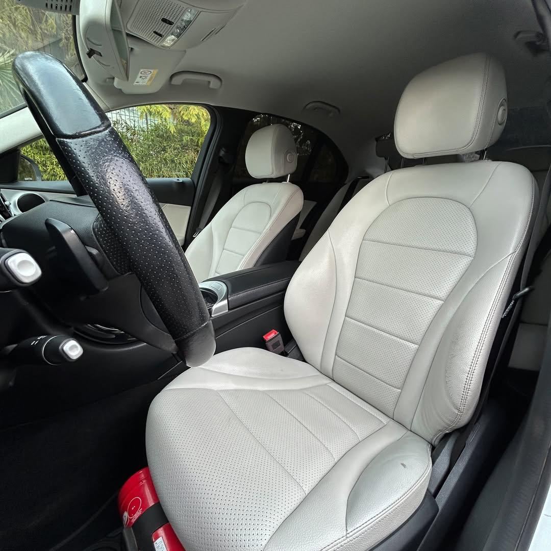 2019 Mercedes-Benz C180 Blanco - Miniatura 6