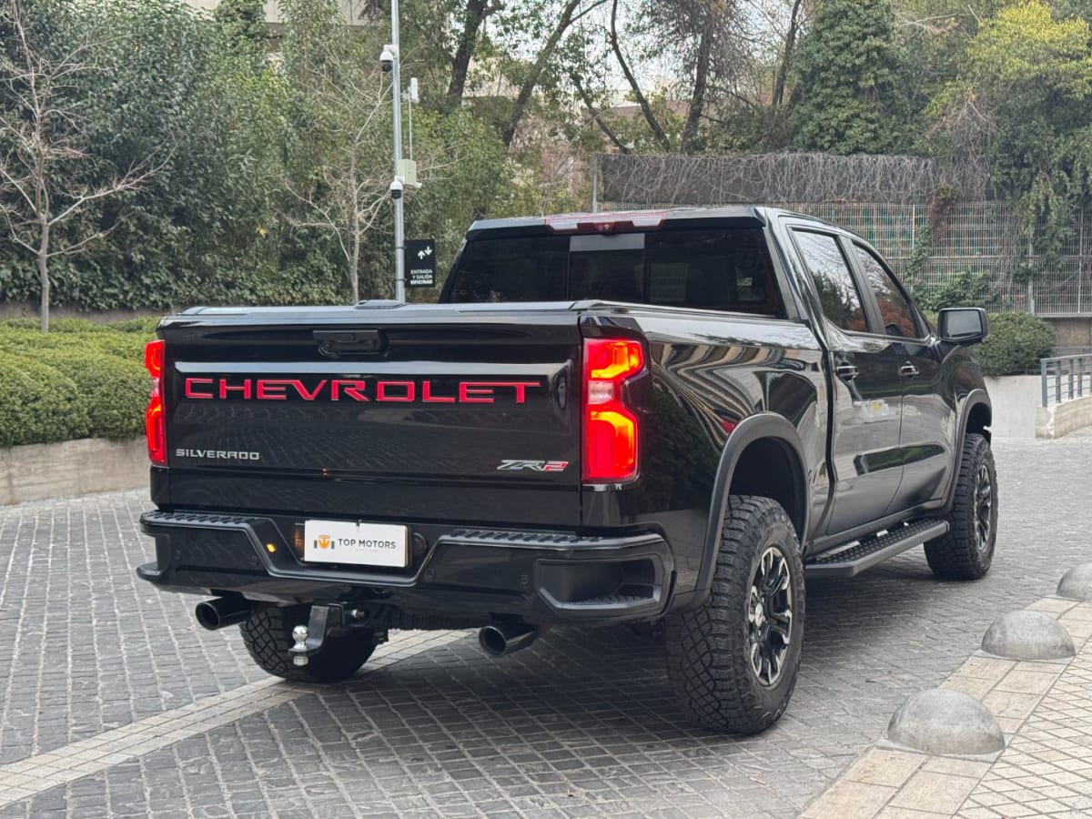 2023 Chevrolet SILVERADO 6.2 ZR2 AUTO DC 4WD R Negro - Miniatura 4