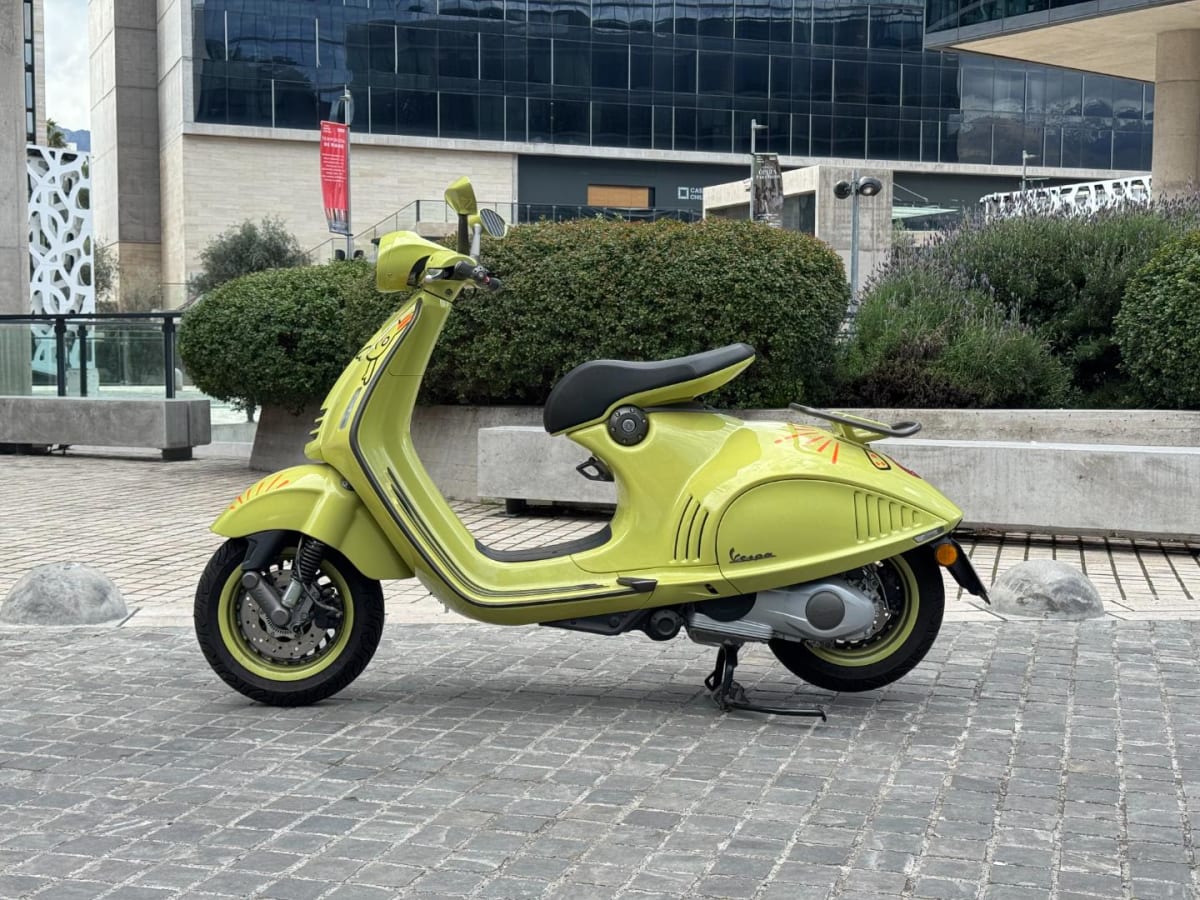 2024 Vespa 946 bunny Amarillo - Miniatura 9