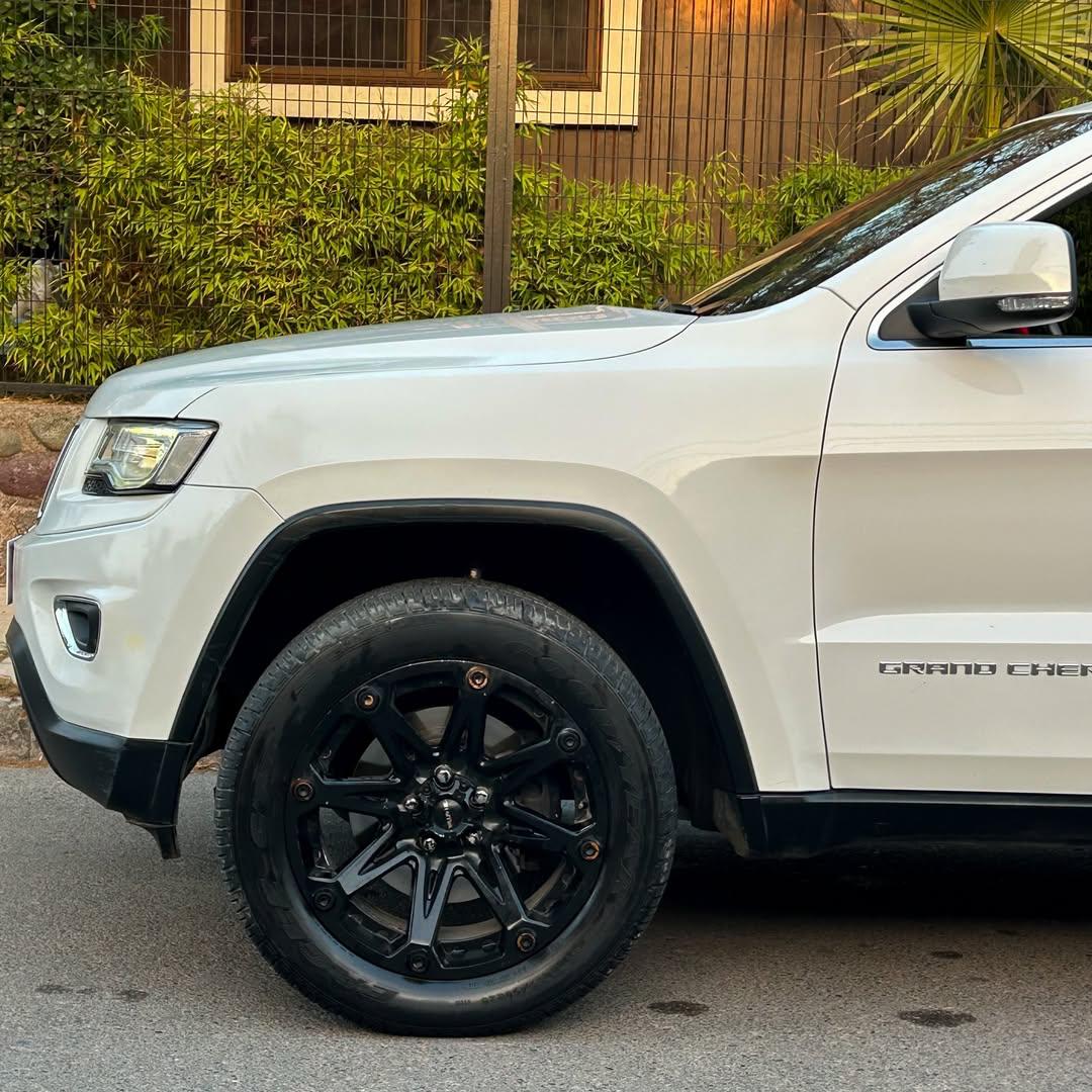 2015 Jeep GRAND CHEROKEE LAREDO 4WD Blanco - Miniatura 3