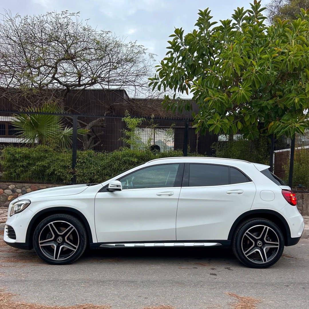 2020 Mercedes-Benz GLA250 4MATIC 🇩🇪 Blanco - Miniatura 4