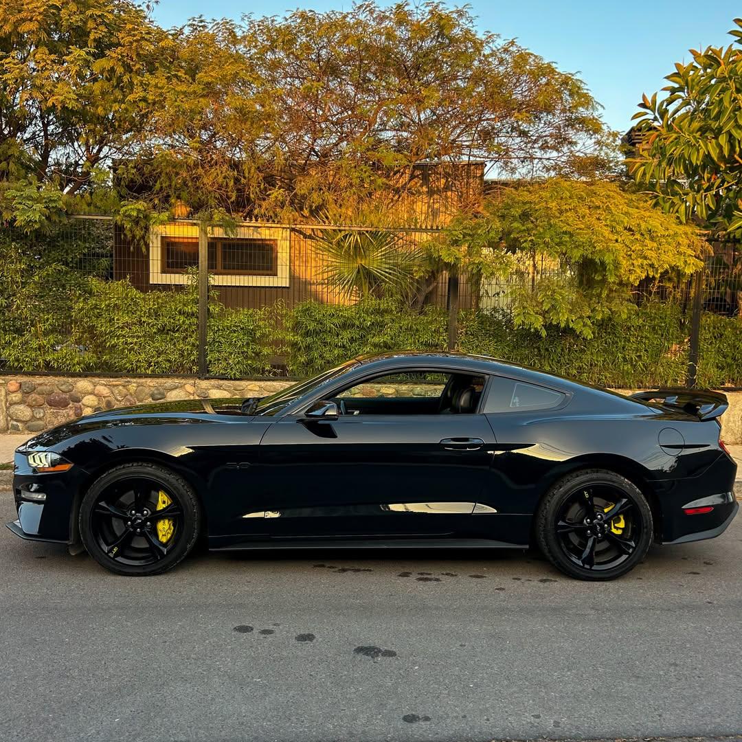 2021 Ford MUSTANG GT 5.0L V8 🇺🇸 Negro - Miniatura 4