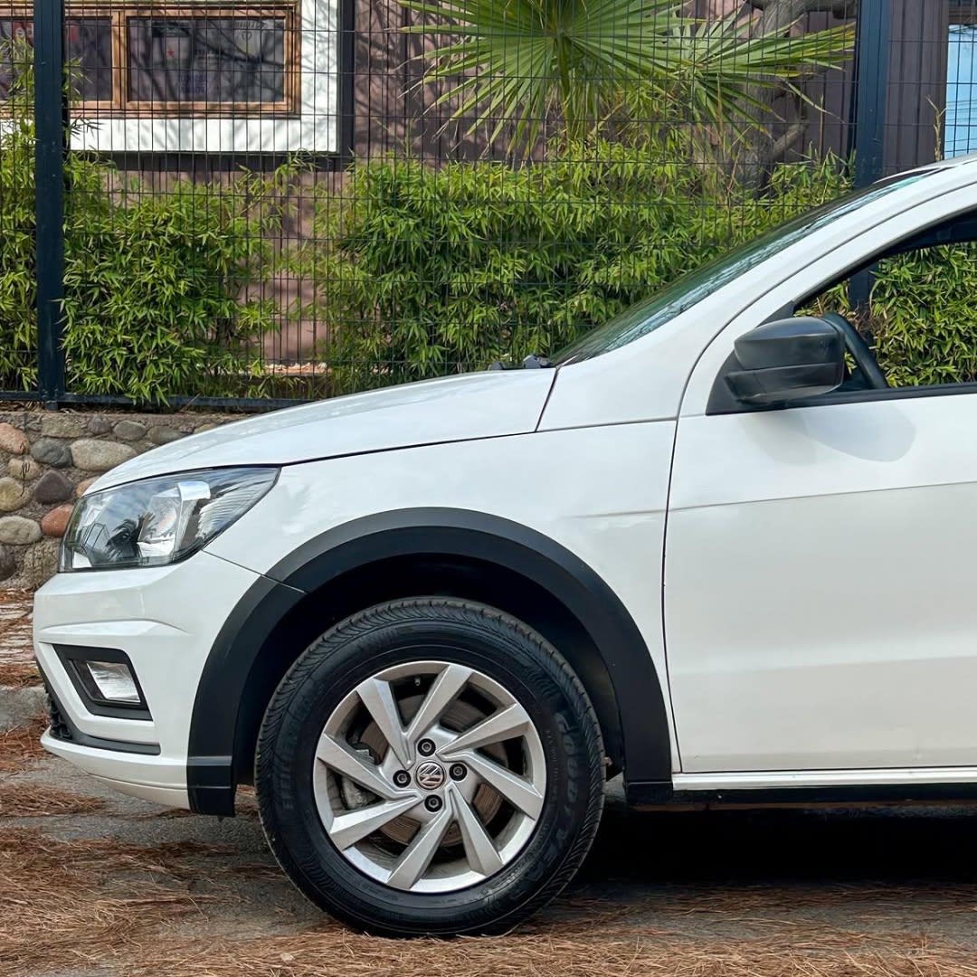 2024 Volkswagen SAVEIRO CABINA Y MEDIA 🇩🇪 Blanco - Miniatura 3