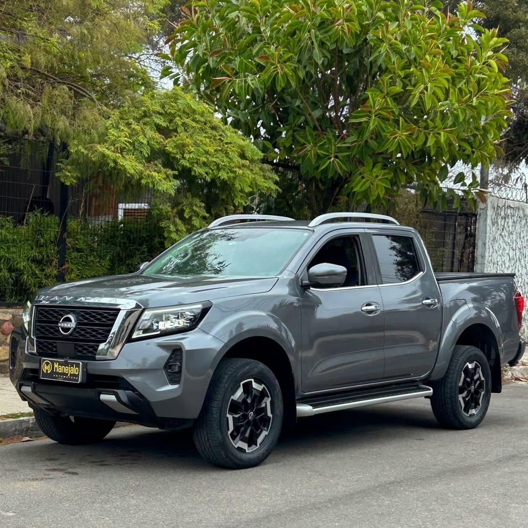 2023 Nissan NAVARA LE 2.3L 🇯🇵 Gris - Miniatura 8