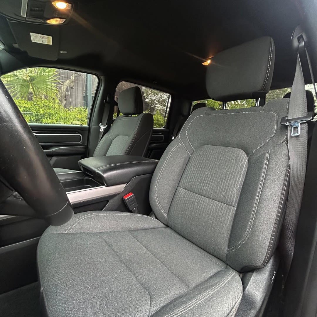 2021 RAM 1500 BIG HORNE E-TORQUE🇺🇸 Rojo - Miniatura 6