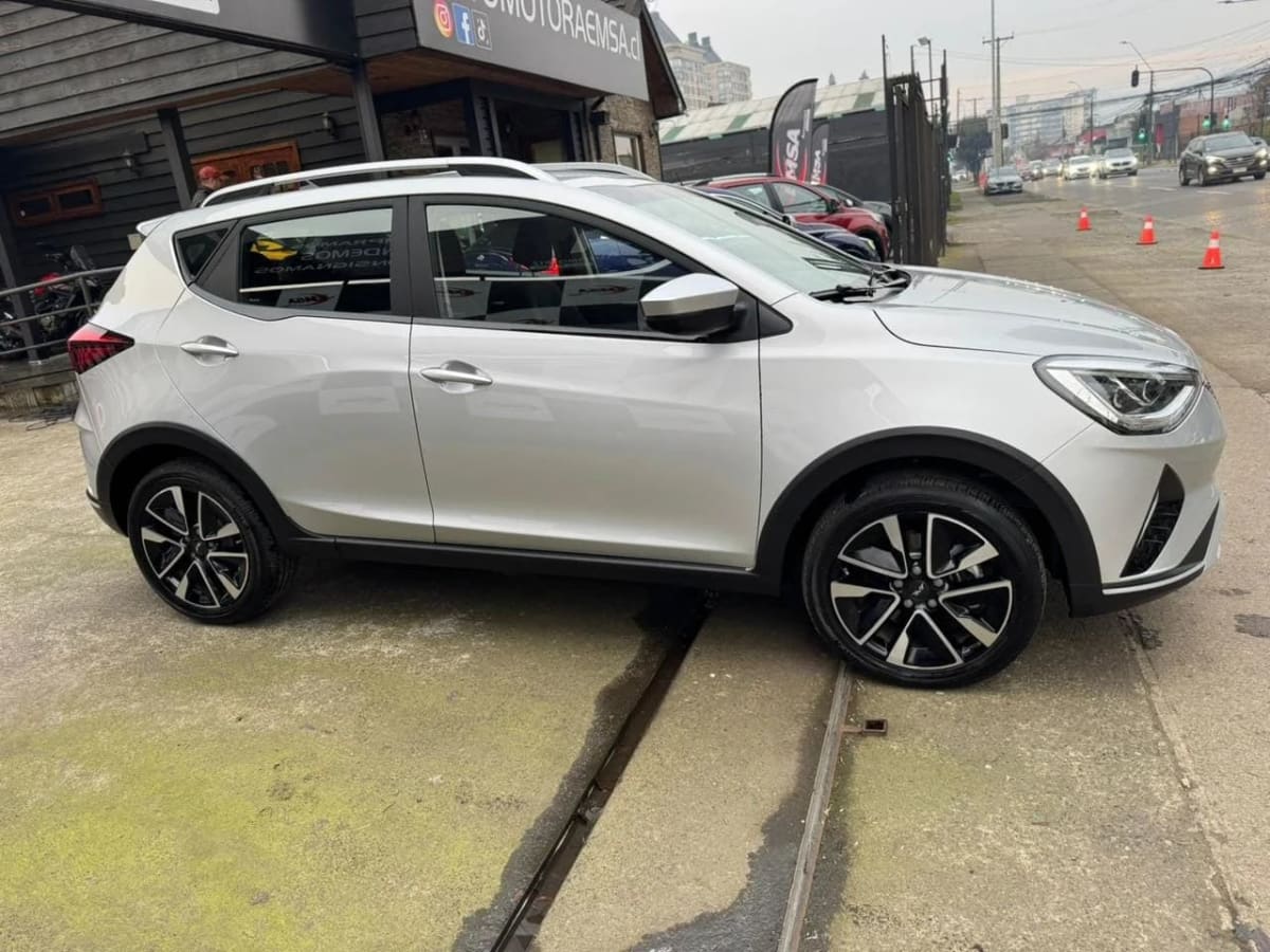 2025 Jac Js2 Pro Luxury Suv Gris - Miniatura 9