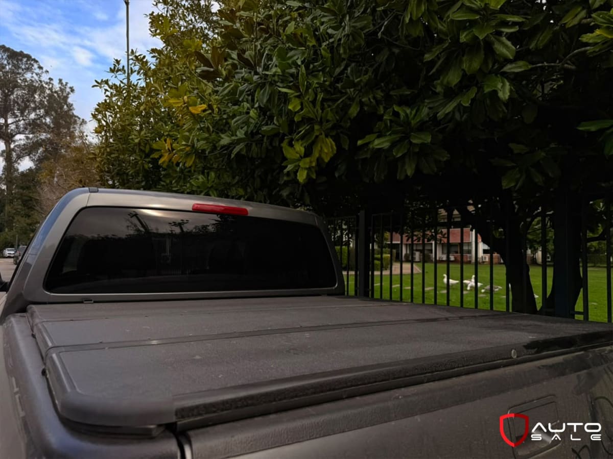 2020 Volkswagen Amarok Gris - Miniatura 5