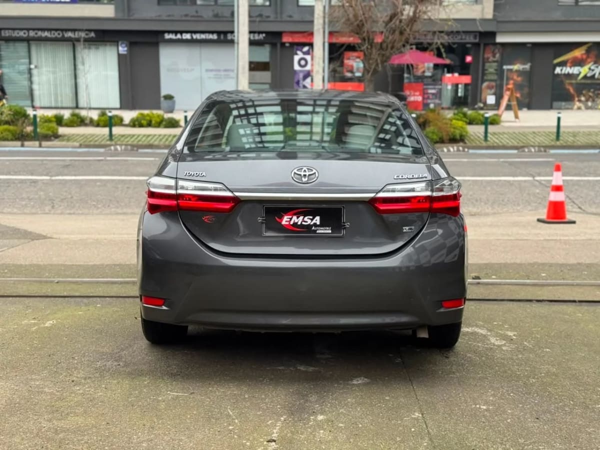 2019 Toyota Corolla Sedán Gris - Miniatura 8