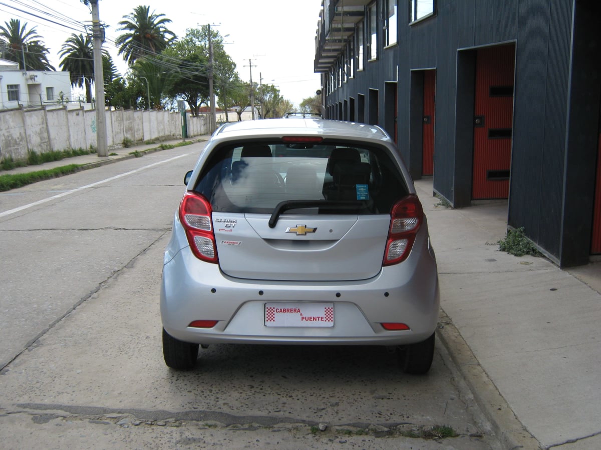 2018 Chevrolet Spark Gt Plata - Miniatura 9