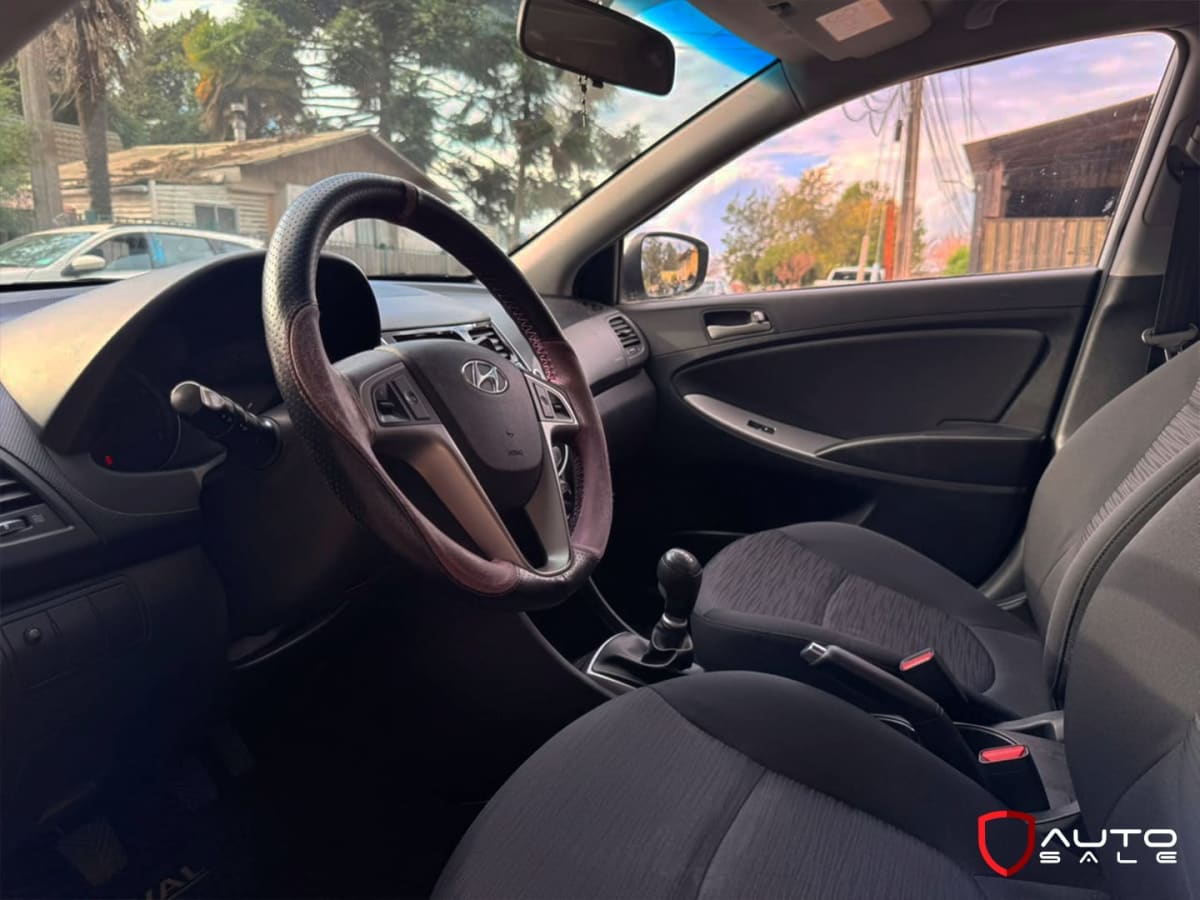 2018 Hyundai Accent Gl Blanco - Miniatura 8