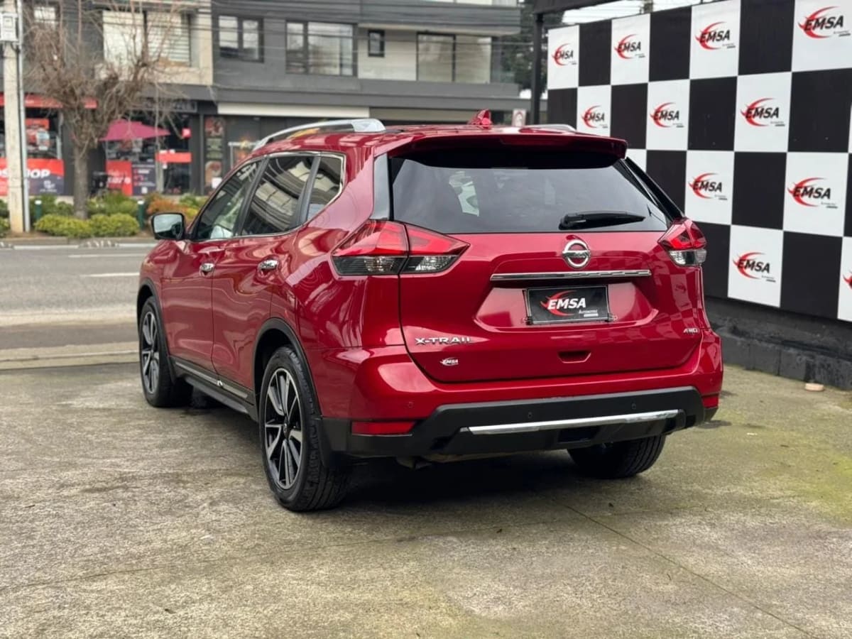 2018 Nissan Xtrail Exclusive Suv Rojo - Miniatura 5