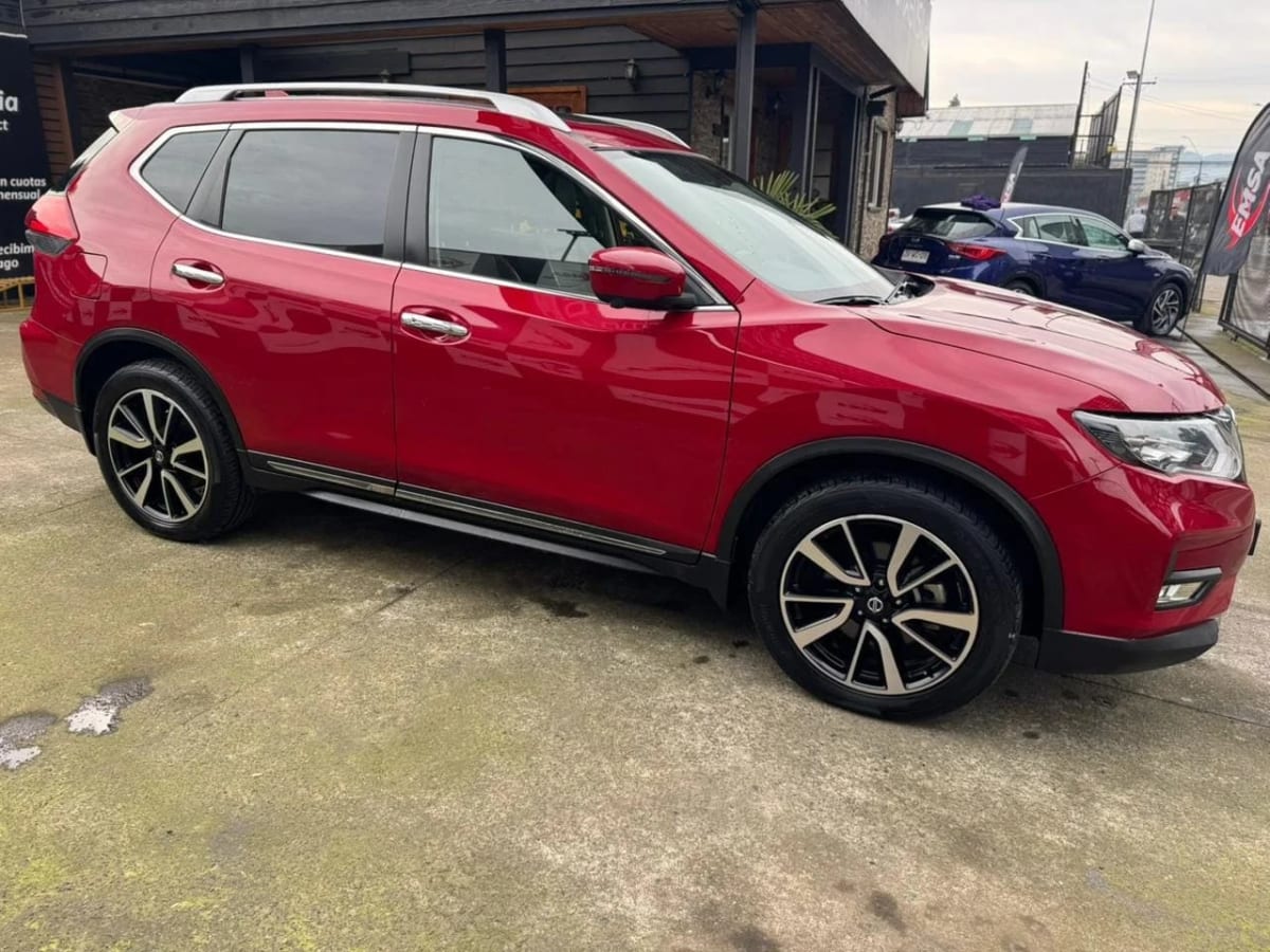 2018 Nissan Xtrail Exclusive Suv Rojo - Miniatura 8