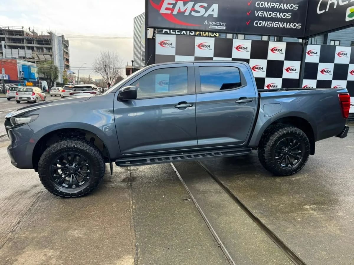 2023 Mazda Bt-50 4x4 Camioneta Gris - Miniatura 5