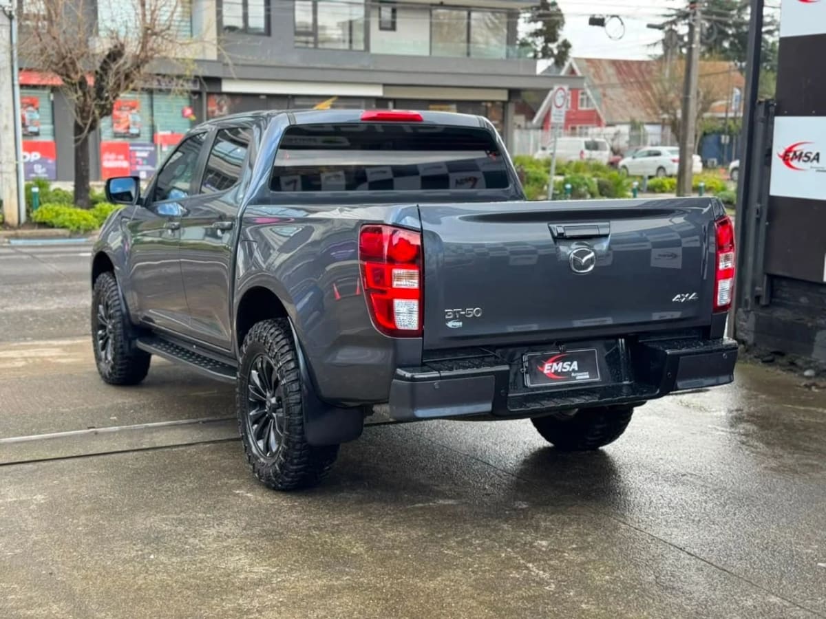2023 Mazda Bt-50 4x4 Camioneta Gris - Miniatura 7