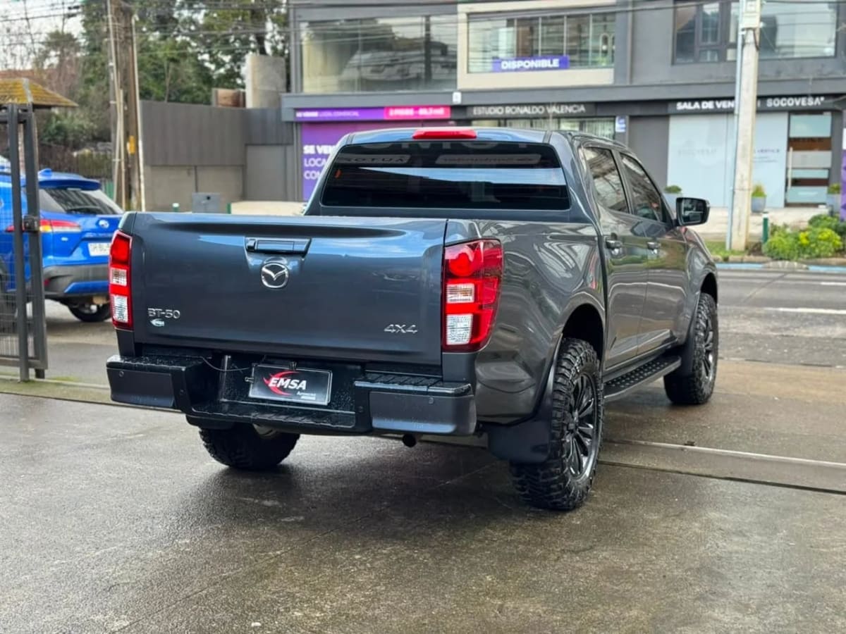 2023 Mazda Bt-50 4x4 Camioneta Gris - Miniatura 9