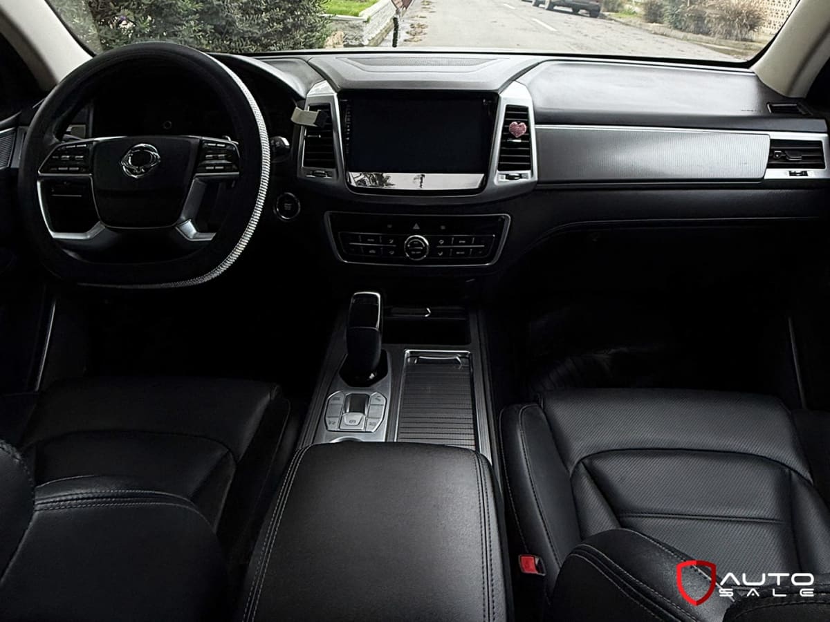 2021 SsangYong Rexton Blanco - Miniatura 9