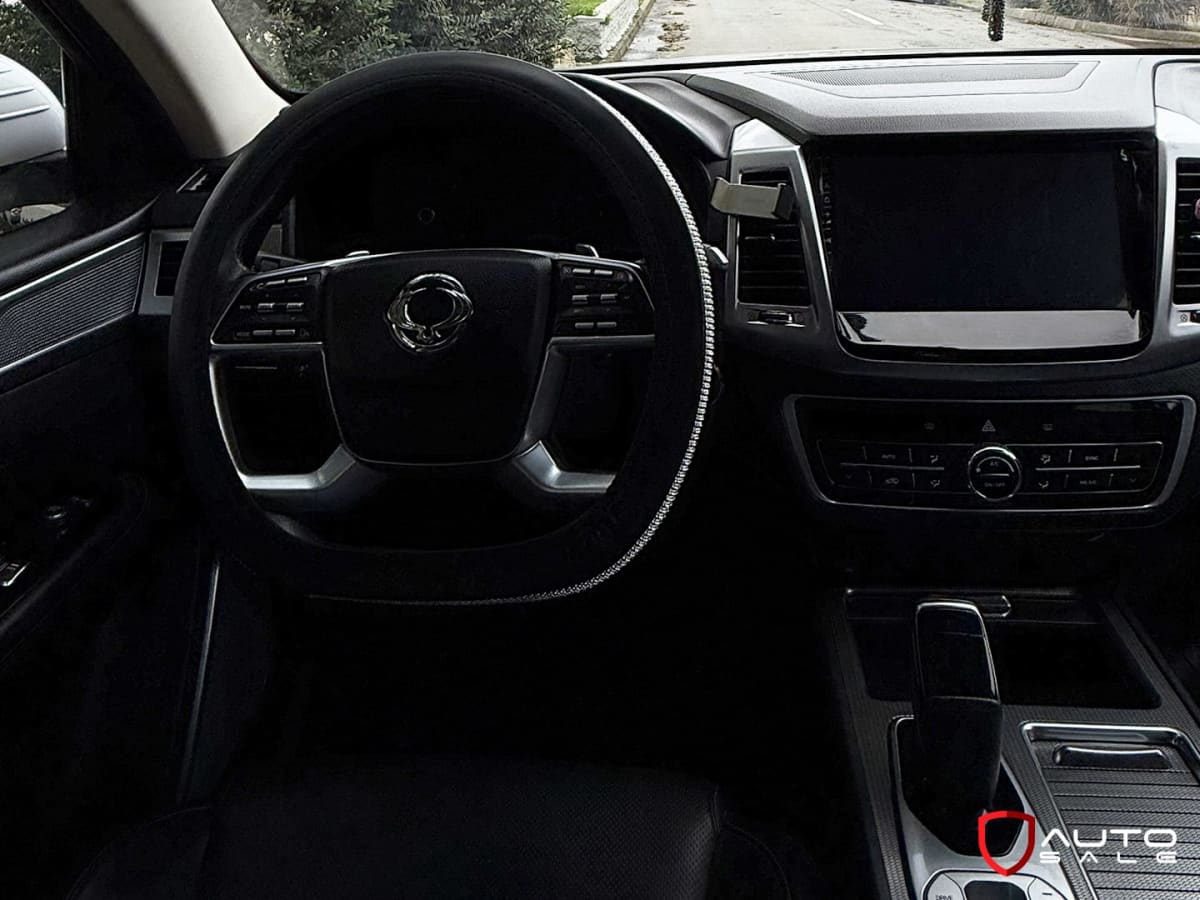2021 SsangYong Rexton Blanco - Miniatura 10