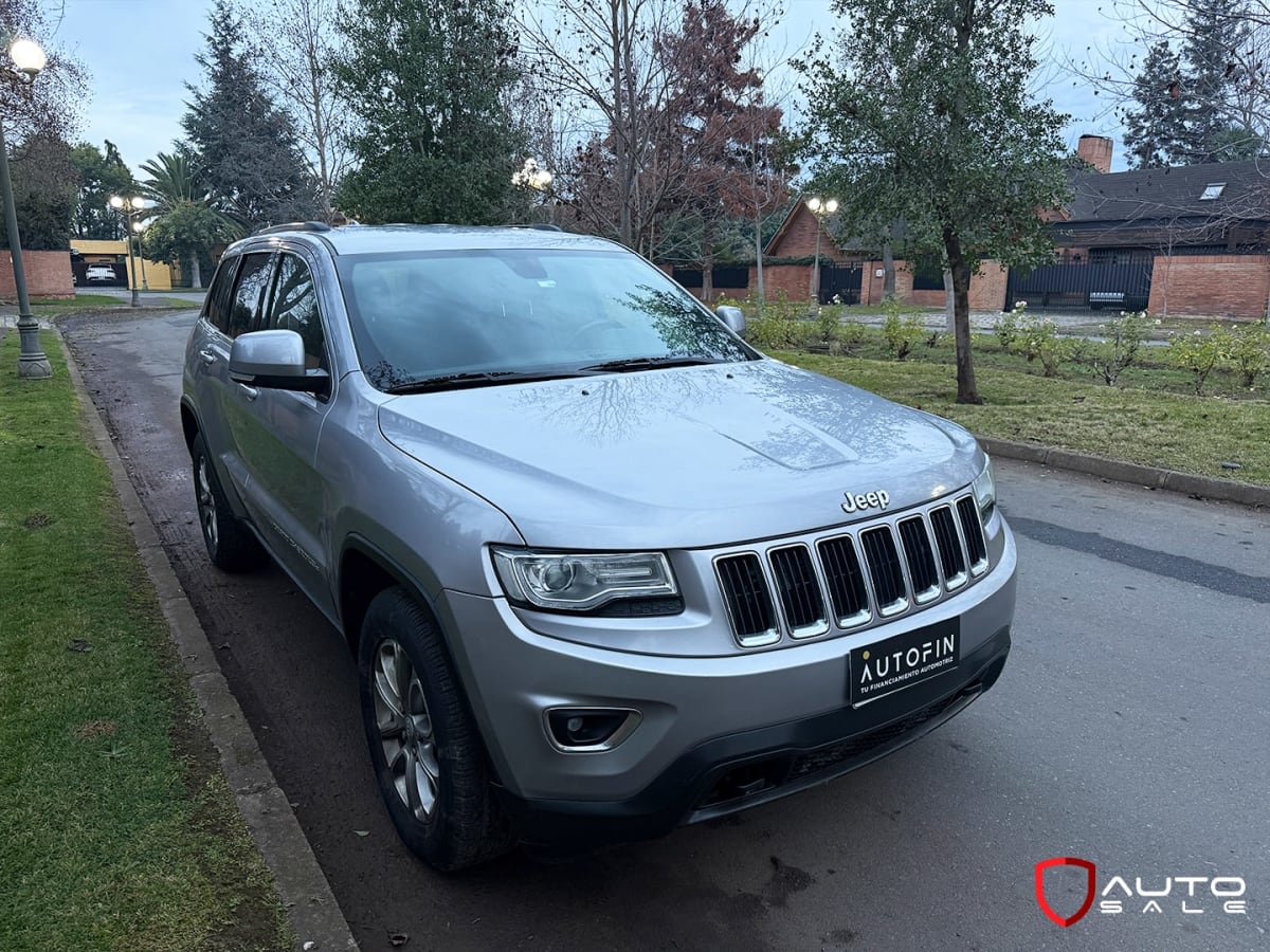 2014 Jeep Grandcherokee Laredo Gris - Miniatura 2