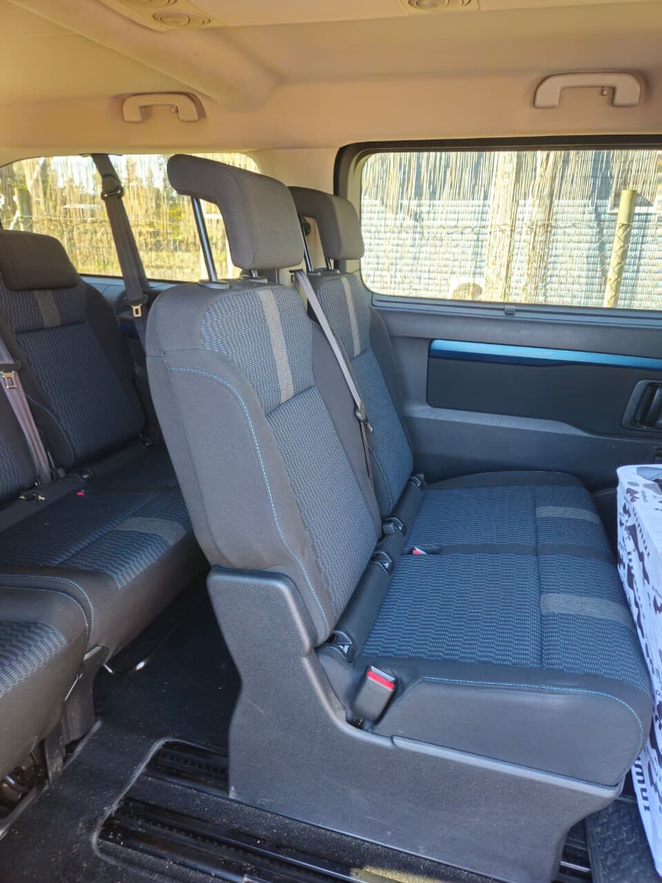 2021 Peugeot TRAVELLER Beige - Miniatura 6