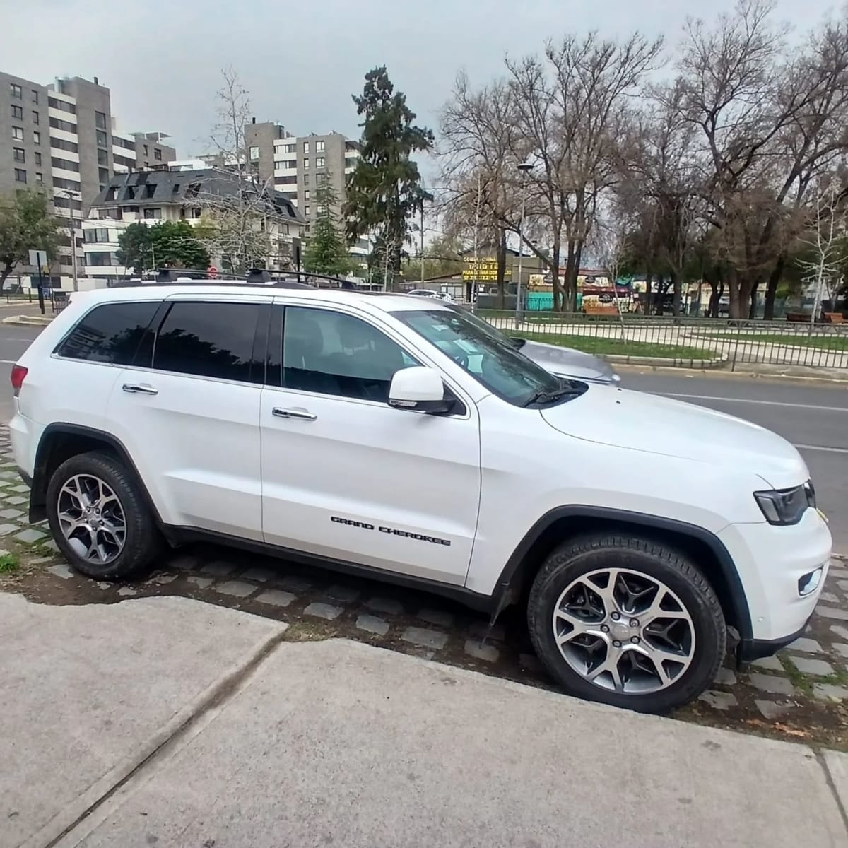 2020 Jeep Grand Cherokee 2020, limited, - Miniatura 5