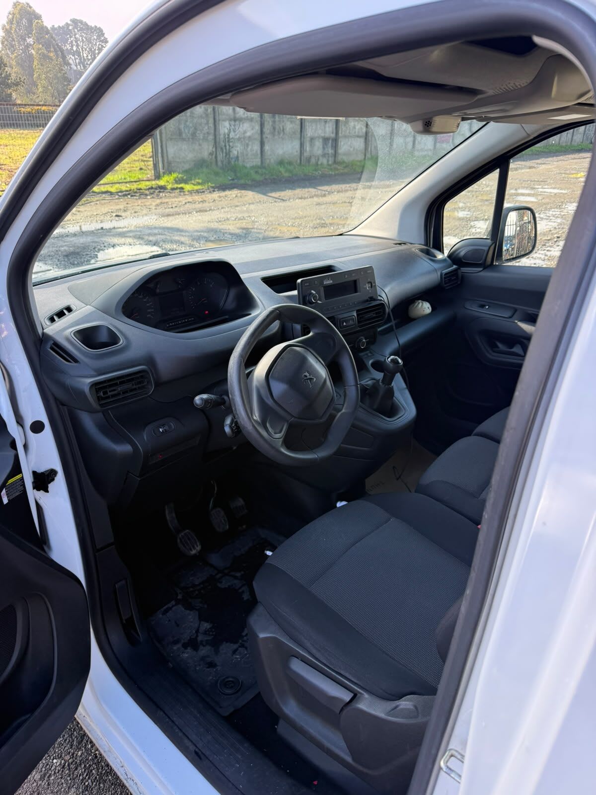 2021 Peugeot PARTNER HDI Blanco - Miniatura 5