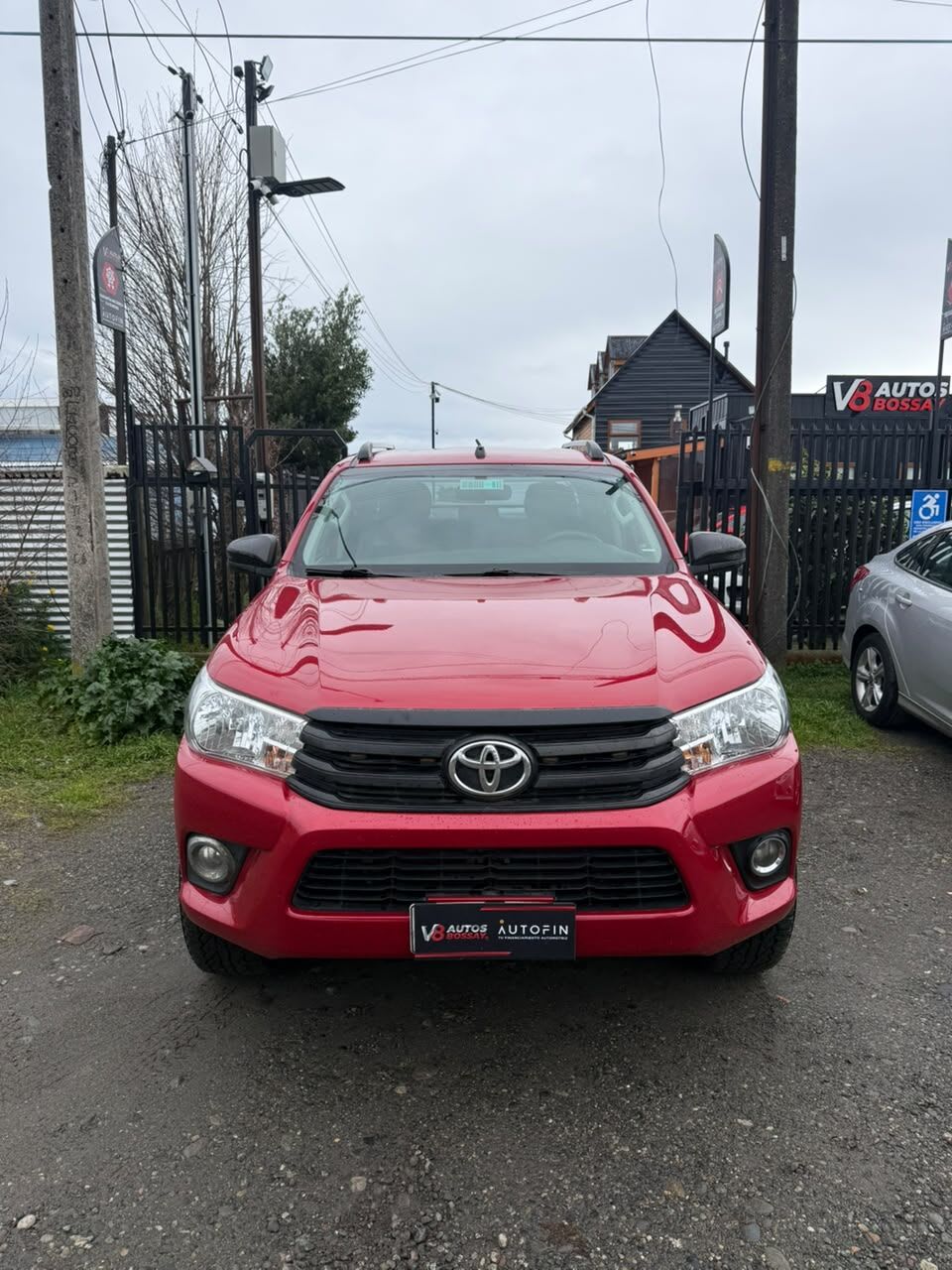 2021 Toyota HILUX DX ROJO - Miniatura 2