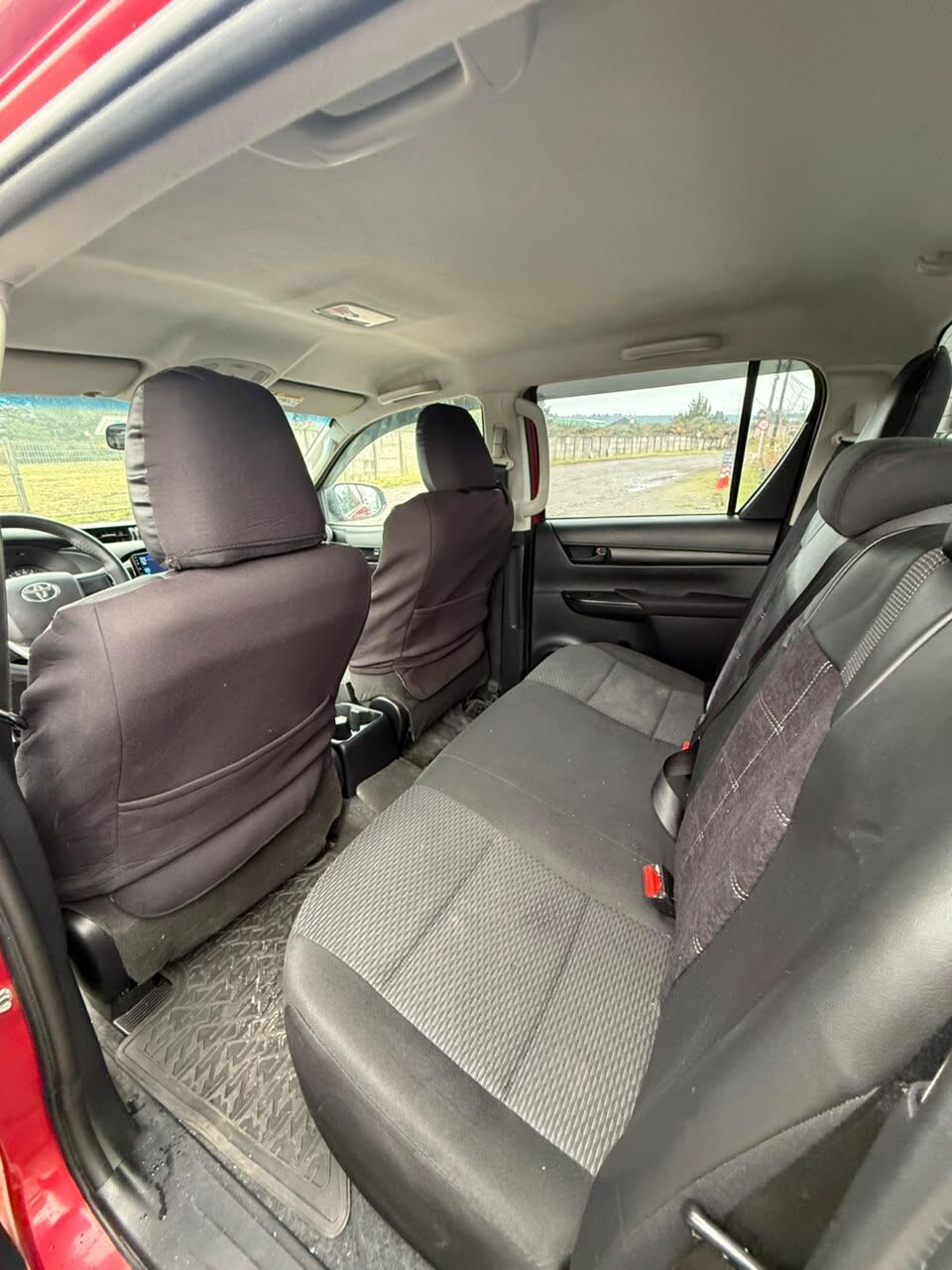 2021 Toyota HILUX DX ROJO - Miniatura 9