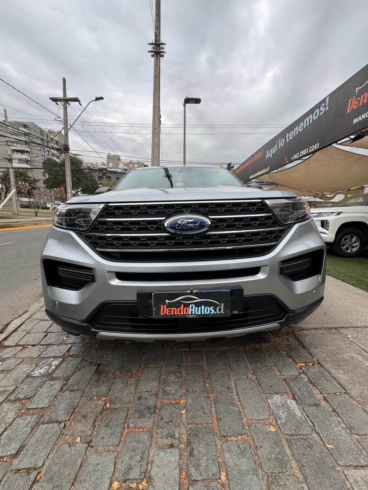 2022 Ford Explorer Xlt lo - Miniatura 3