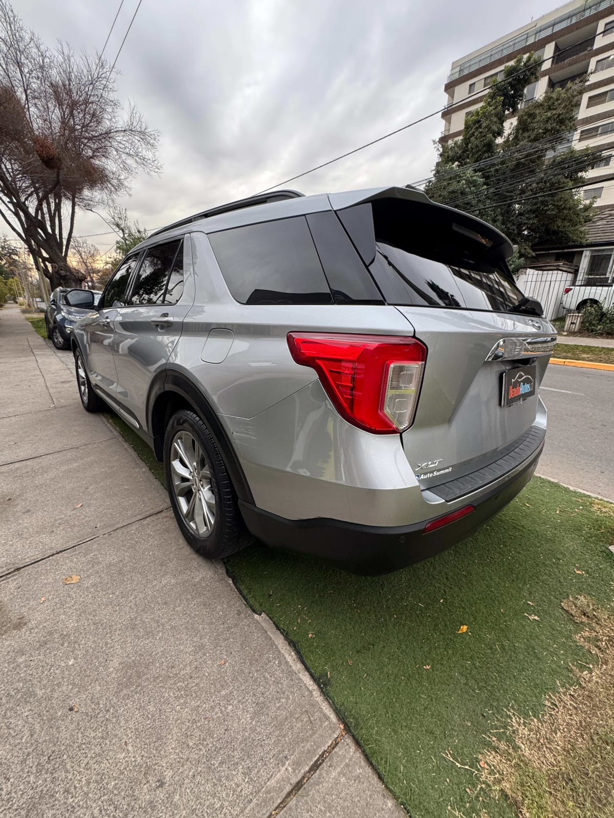 2022 Ford Explorer Xlt lo - Miniatura 10